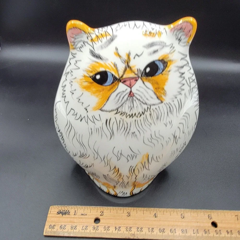 Cats by Nina Collection Nina Lyman Persian White Cat Vase With Blue Eyes 7" - Picture 10 of 10
